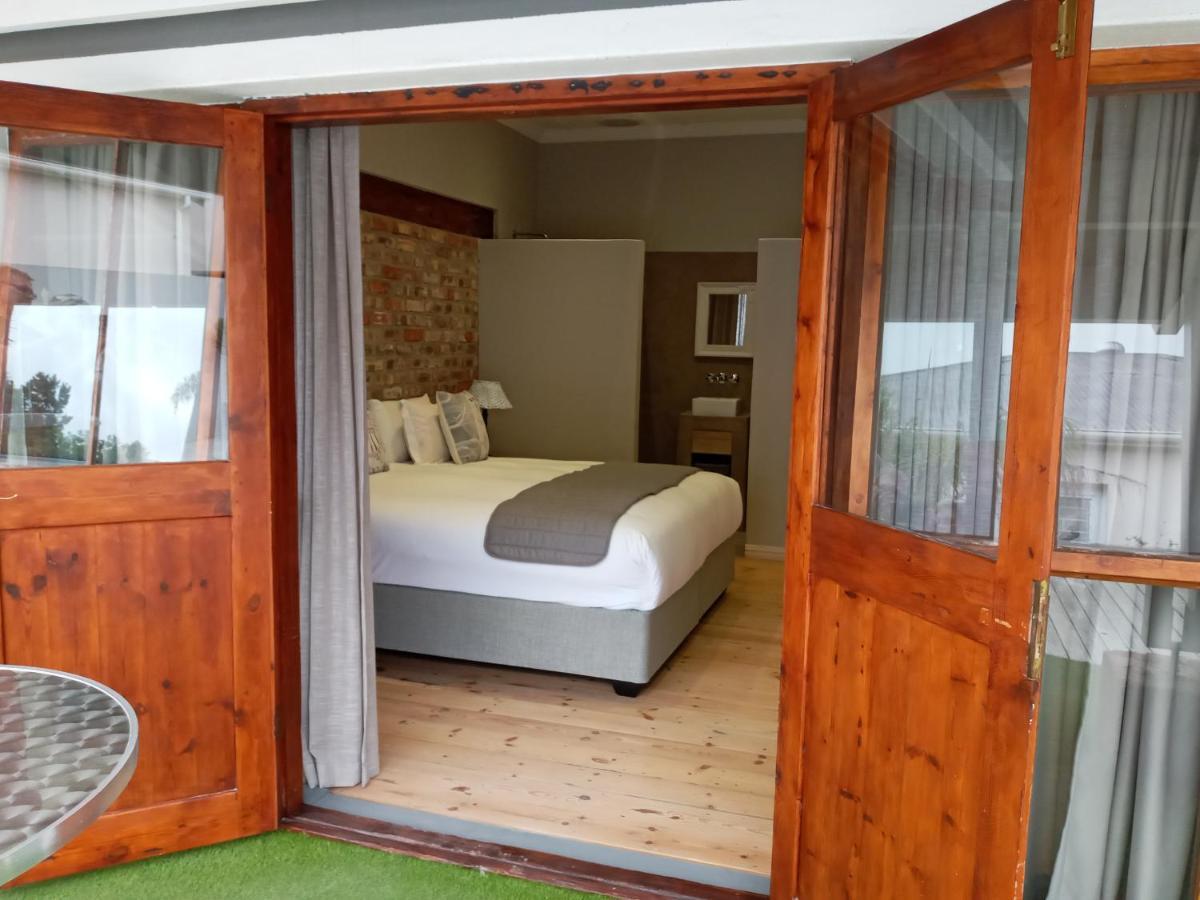 Two Fat Owls Guesthouse Джордж Экстерьер фото